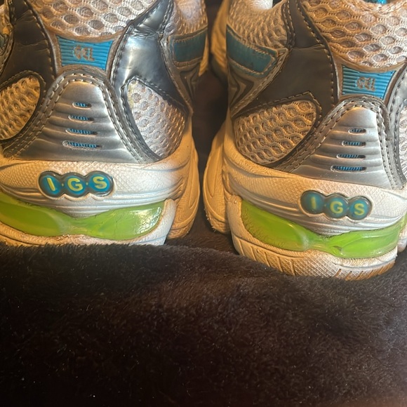 ASICS - Picture 5 of 7